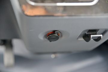 ����ɷ� ����EM27L 3.2T 2�� 5.265�״��綯��ʽ���䳵(��γ)41.86kWhͼƬ