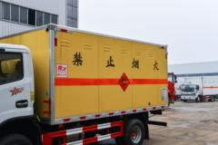 东风 多利卡D6 140马力 4X2 4.2米爆破器材运输车(楚飞牌)(国六)(CLQ5090XQY6E)