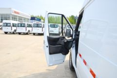 江铃汽车 福顺 2023款 146马力 2.0T柴油 3座 短轴中顶厢式运输车