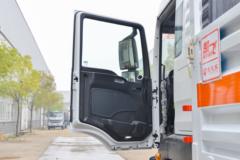 中国重汽 汕德卡 C5H 250马力 6X2 9.6米气瓶运输车(楚飞牌)(国六)(CLQ5260TQP6ZZ)