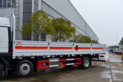 中国重汽 汕德卡 C5H 250马力 6X2 9.6米气瓶运输车(楚飞牌)(国六)(CLQ5260TQP6ZZ)