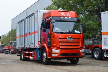 一汽解放 J6L 240马力 4X2 6.8米易燃气体厢式运输车(楚飞牌)(CLQ5181XRQ6CA)