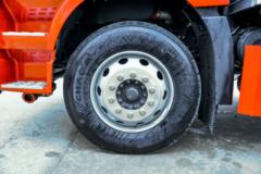 一汽解放 J6L 240马力 4X2 6.8米易燃气体厢式运输车(楚飞牌)(CLQ5181XRQ6CA)