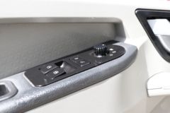 中国重汽HOWO 统帅 4.5T 4.15米单排纯电动厢式轻卡100.46kWh 中国重汽HOWO 统帅 4.5T 4.15米单排纯电动厢式轻卡100.46kWh