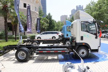 йHOWO ͳ˧ 4.5T 4.15׵Ŵ綯դʽῨ131.98kWhͼƬ