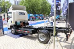 中国重汽HOWO 蓝立方统帅 4.5T 4.15米单排纯电动仓栅式轻卡131.98kWh
