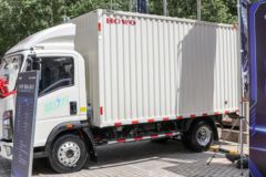 中国重汽HOWO 悍将 4.5T 4.15米单排纯电动厢式轻卡