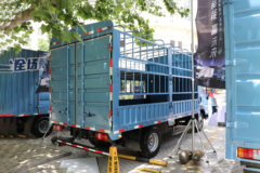 中国重汽HOWO 蓝立方统帅 4.5T 4.15米单排纯电动仓栅式轻卡100.46kWh