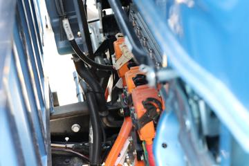 �й�����HOWO ͳ˧ 4.5T 4.15�׵��Ŵ��綯��ʽ�Ῠ(��ɫ)100.46kWhͼƬ