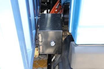 �й�����HOWO ͳ˧ 4.5T 4.15�׵��Ŵ��綯��ʽ�Ῠ(��ɫ)100.46kWhͼƬ