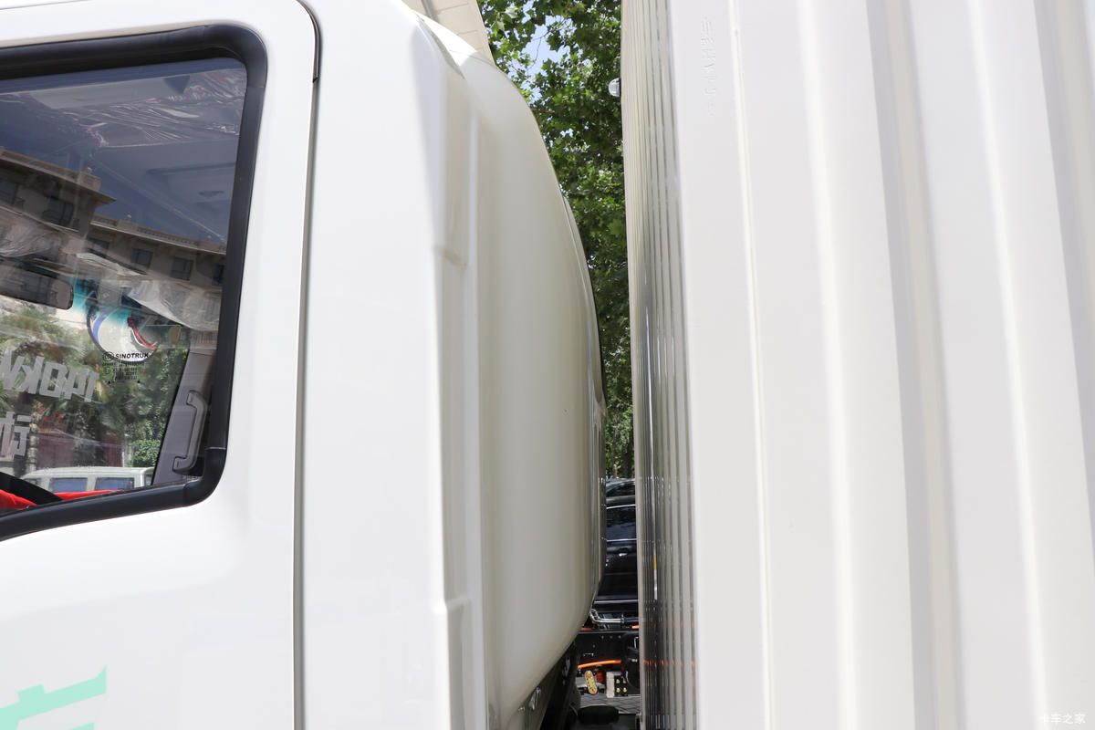 йHOWO ͳ˧ 4.5T 4.15׵Ŵ綯ʽῨ(ɫ)(ZZ5047XXYH3414Z147BEV96)96.26kWh