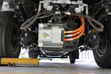 йHOWO ͳ˧ 4.5T 4.15׵Ŵ綯ʽῨ(ɫ)(ZZ5047XXYH3414Z147BEV96)96.26kWhͼƬ