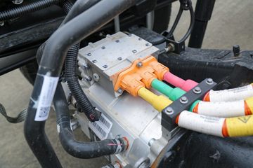 ŷ���� ����EX 4.5T 3.8�׵��Ŵ��綯��ʽС��63.75kWhͼƬ