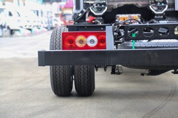 ŷ���� ����EX 4.5T 3.8�׵��Ŵ��綯��ʽС��63.75kWhͼƬ