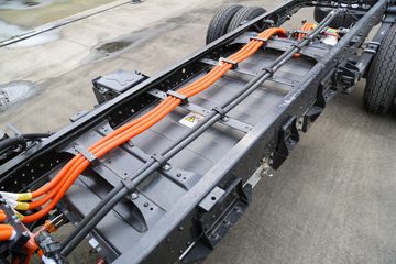 ŷ���� ����EX 4.5T 3.8�׵��Ŵ��綯��ʽС��63.75kWhͼƬ