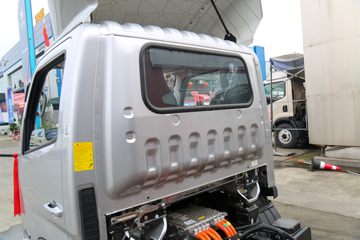 ŷ���� ����EX 4.5T 3.8�׵��Ŵ��綯��ʽС��63.75kWhͼƬ