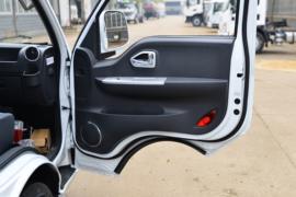 东风途逸底盘&nbsp;医疗废物转运车驾驶室图片