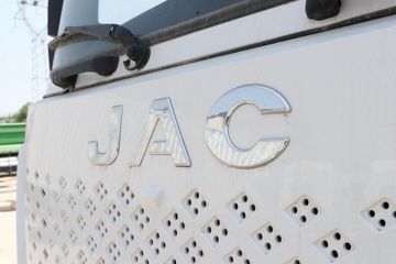 ���� �����A6 PLUS 240���� 4X2 9.8����ʽ�ػ���ͼƬ