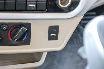 ���� �����A6 PLUS 240���� 4X2 9.8����ʽ�ػ���ͼƬ