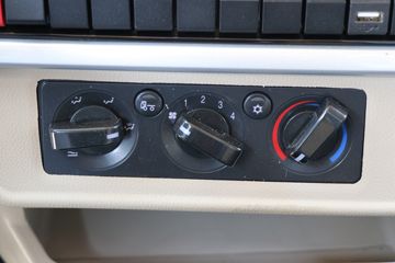 ���� �����A6 PLUS 240���� 4X2 9.8����ʽ�ػ���ͼƬ