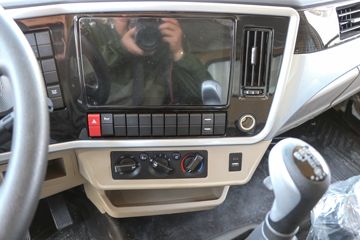 ���� �����A6 PLUS 240���� 4X2 9.8����ʽ�ػ���ͼƬ