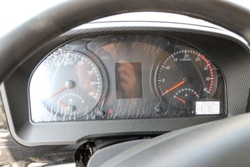 ���� �����A6 PLUS 240���� 4X2 9.8����ʽ�ػ���ͼƬ