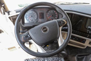 ���� �����A6 PLUS 240���� 4X2 9.8����ʽ�ػ���ͼƬ