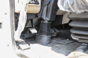 ���� �����A6 PLUS 240���� 4X2 9.8����ʽ�ػ���ͼƬ