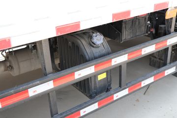 ���� �����A6 PLUS 240���� 4X2 9.8����ʽ�ػ���ͼƬ