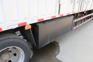 ���� �����A6 PLUS 240���� 4X2 9.8����ʽ�ػ���ͼƬ