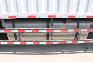 ���� �����A6 PLUS 240���� 4X2 9.8����ʽ�ػ���ͼƬ