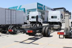 东风柳汽 乘龙H5 290马力 4X2 9.7米厢式载货车(LZ5180XXYH5AC2)