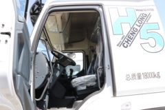 东风柳汽 乘龙H5 290马力 4X2 9.7米厢式载货车(LZ5180XXYH5AC2)