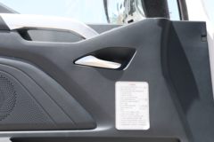 东风柳汽 乘龙H5 290马力 4X2 9.7米厢式载货车(LZ5180XXYH5AC2)