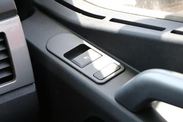 һ����� J7�ؿ� 600���� 6X4 LNG�Զ���ǣ����(Һ��)ͼƬ