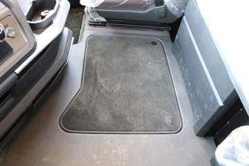 һ����� J7�ؿ� 600���� 6X4 LNG�Զ���ǣ����(Һ��)ͼƬ