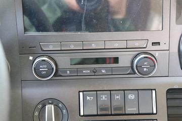 һ����� J7�ؿ� 600���� 6X4 LNG�Զ���ǣ����(Һ��)ͼƬ