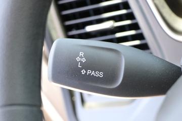 һ����� J7�ؿ� 600���� 6X4 LNG�Զ���ǣ����(Һ��)ͼƬ