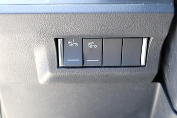 һ����� J7�ؿ� 600���� 6X4 LNG�Զ���ǣ����(Һ��)ͼƬ