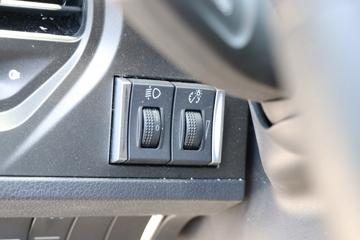 һ����� J7�ؿ� 600���� 6X4 LNG�Զ���ǣ����(Һ��)ͼƬ