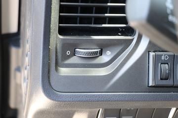 һ����� J7�ؿ� 600���� 6X4 LNG�Զ���ǣ����(Һ��)ͼƬ