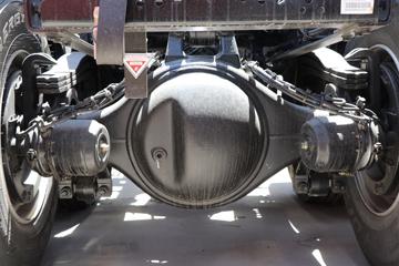 һ����� J7�ؿ� 600���� 6X4 LNG�Զ���ǣ����(Һ��)ͼƬ