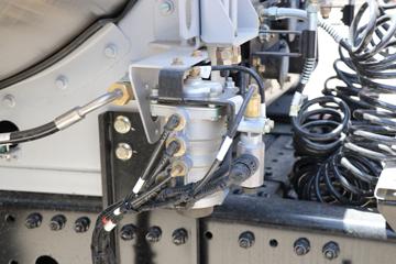 һ����� J7�ؿ� 600���� 6X4 LNG�Զ���ǣ����(Һ��)ͼƬ