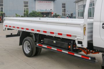 Զ�� ����V5E 4.3T 4.005�׵��Ŵ��綯����΢��66.84kWhͼƬ