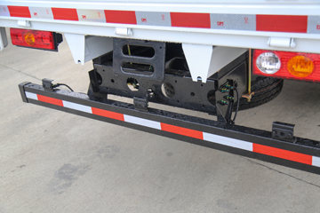 Զ�� ����V5E 4.3T 4.005�׵��Ŵ��綯����΢��66.84kWhͼƬ