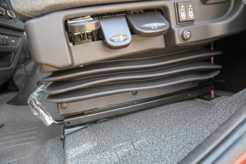 �����½� ����X3 240���� 4X2 5.2�ײ�դʽ�ػ���ͼƬ