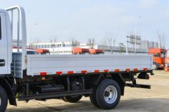 东风 多利卡D5 锐能版 132马力 3.8米单排栏板轻卡(国六)(EQ1041S3CDC)