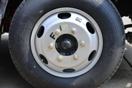 福田时代领航底盘&nbsp;爆破器材运输车底盘图片