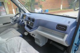 鑫源E3&nbsp;电动封闭厢货驾驶室图片