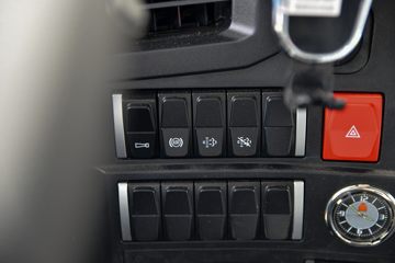 �й�����HOWO ͳ˧ 170���� 4.85���Ű��դʽ�ػ���ͼƬ